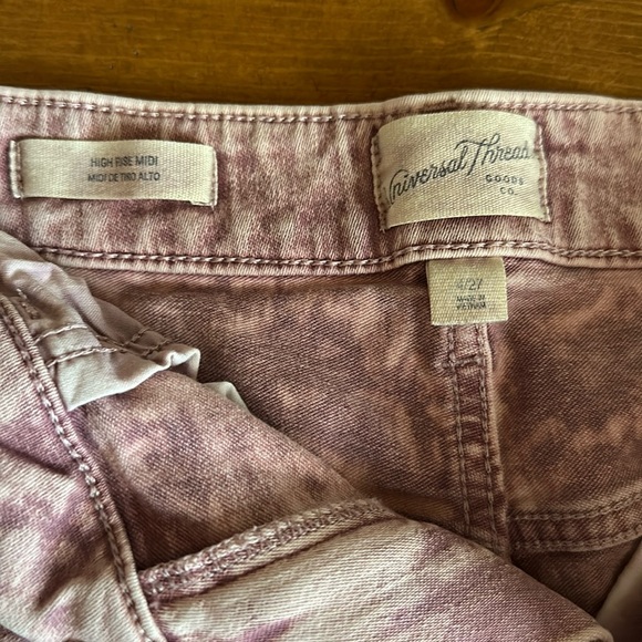 Universal Thread High Rise shorts - Picture 3 of 4